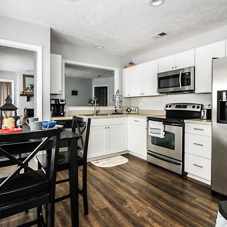Cozy cottage feel, 5 mins from Ft. Bragg Fayetteville Buitenkant foto