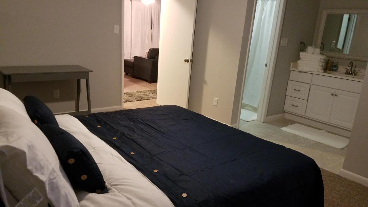 Cozy cottage feel, 5 mins from Ft. Bragg Fayetteville Buitenkant foto
