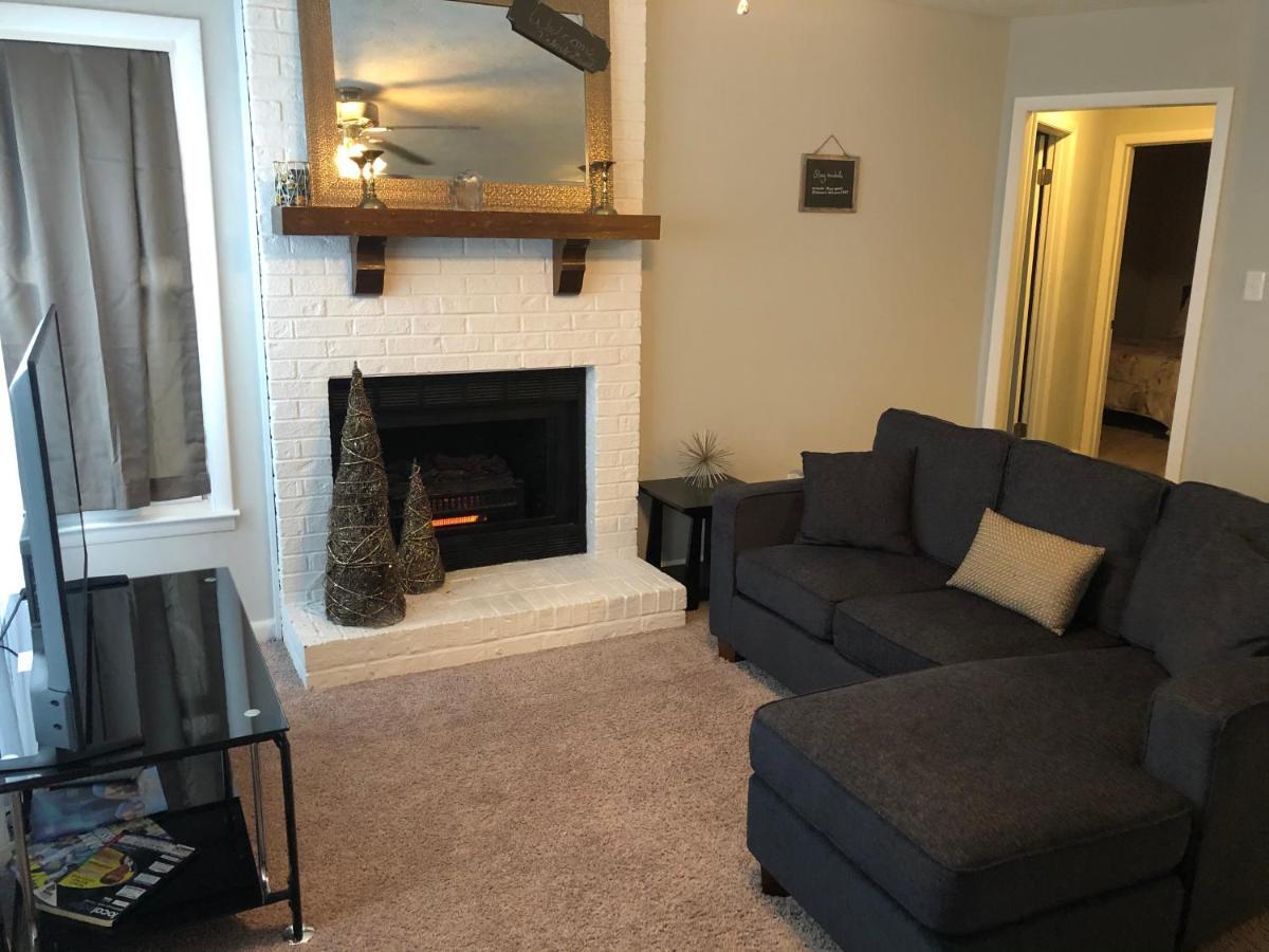 Cozy cottage feel, 5 mins from Ft. Bragg Fayetteville Buitenkant foto