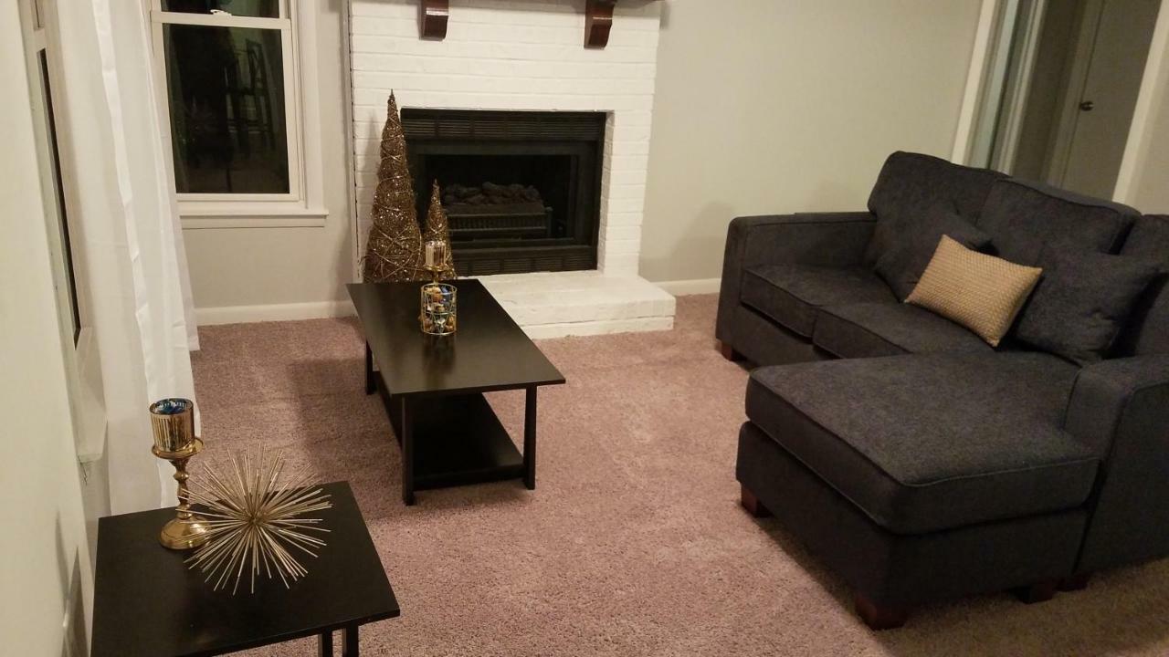Cozy cottage feel, 5 mins from Ft. Bragg Fayetteville Buitenkant foto