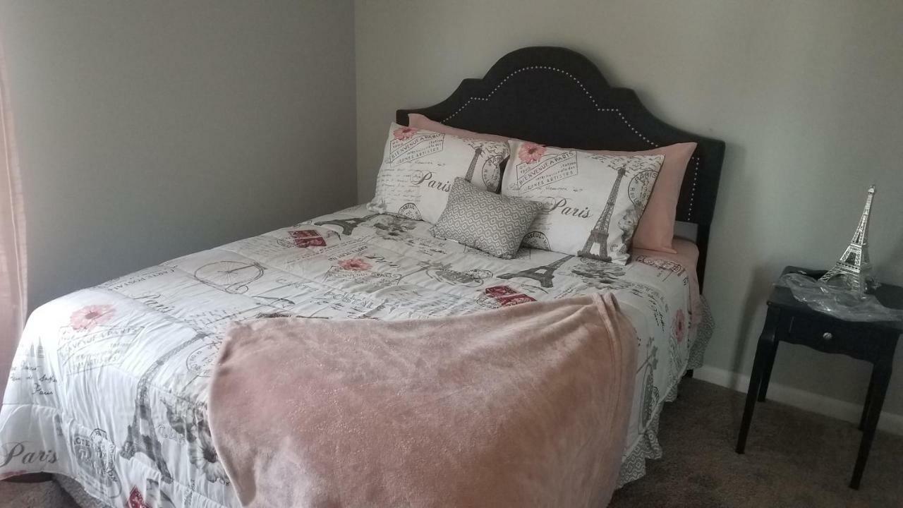 Cozy cottage feel, 5 mins from Ft. Bragg Fayetteville Buitenkant foto
