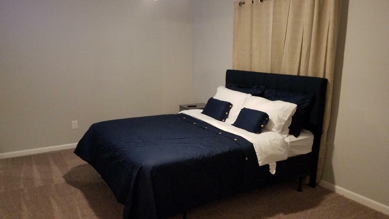 Cozy cottage feel, 5 mins from Ft. Bragg Fayetteville Buitenkant foto
