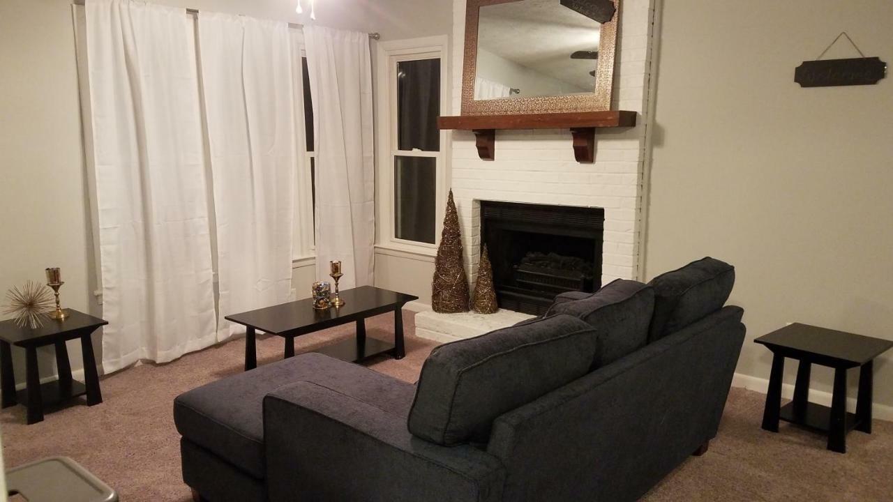 Cozy cottage feel, 5 mins from Ft. Bragg Fayetteville Buitenkant foto